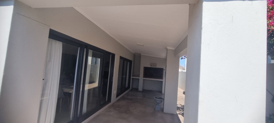 3 Bedroom Property for Sale in Calypso Beach Western Cape